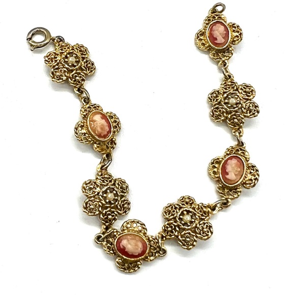 Cameo vintage 6.5” bracelet - Picture 1 of 7